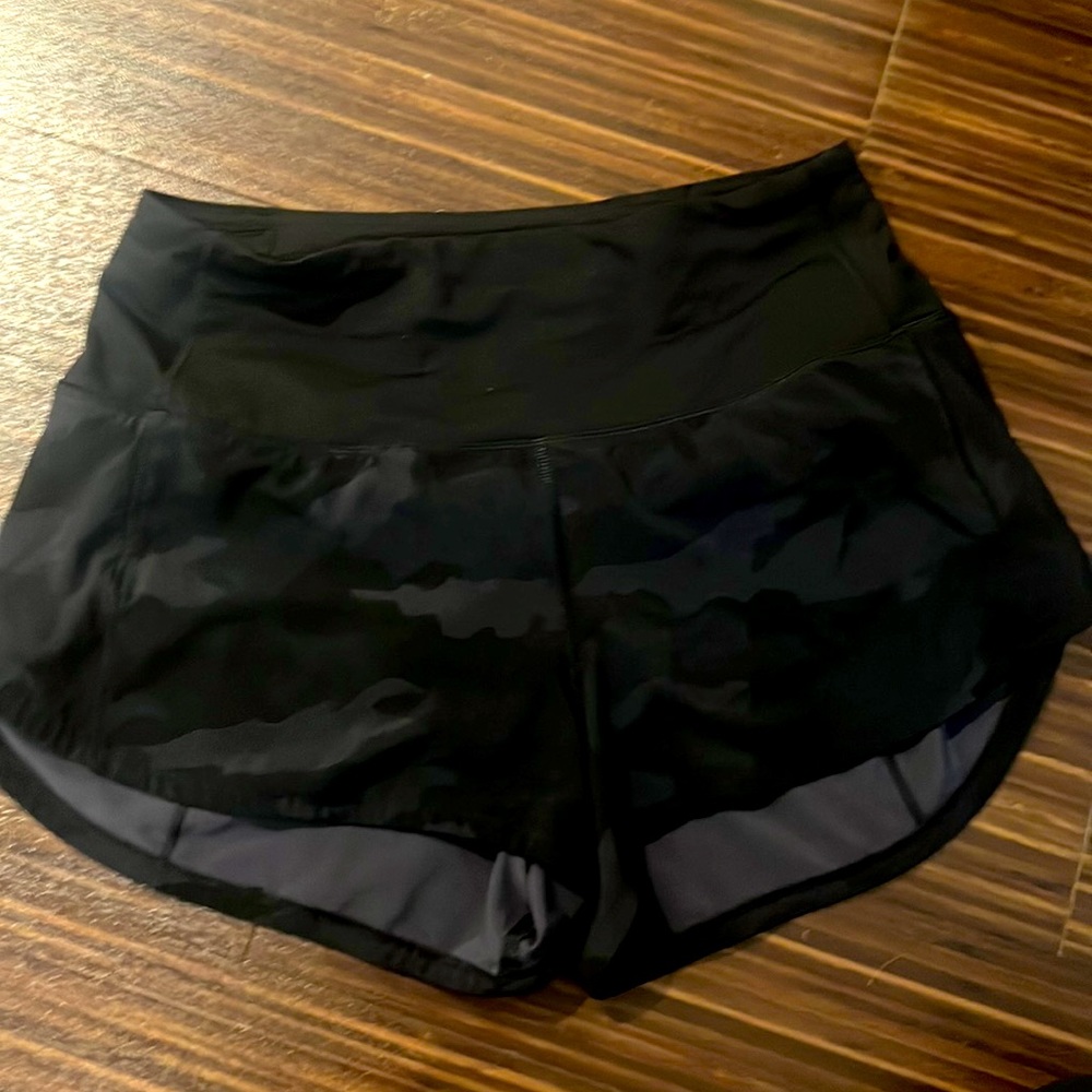 Speed Up Low Rise Short 2.5 Lululemon Camo Shorts -